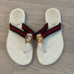 White Gucci sandals size 34